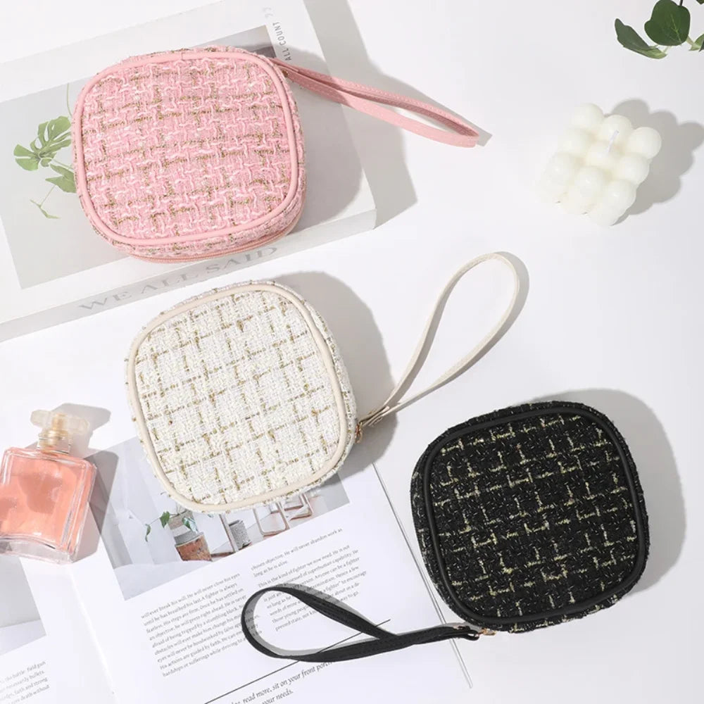 Mini Woven Cosmetic Bag – Portable Zipper Makeup Pouch for Travel, Daily Use & Touch-Up on the Go
