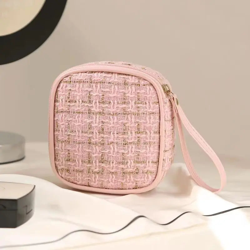 Mini Woven Cosmetic Bag – Portable Zipper Makeup Pouch for Travel, Daily Use & Touch-Up on the Go